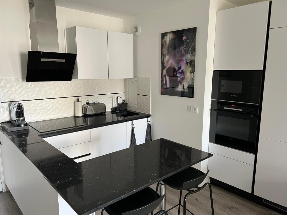 Appartement Avec Son Jardin D'Hiver Poissy Buitenkant foto